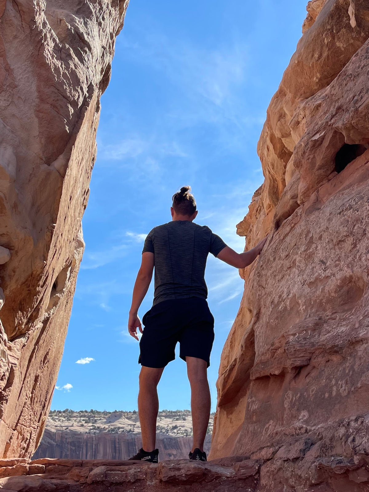 Echos of Texas guide on the trail